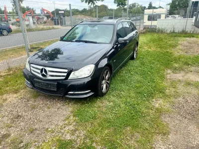 Gebraucht Mercedes C220 170 PS (125 kW) 2011 Schwarz Kombi
