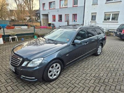 Grau Gebraucht 2011 Mercedes E300 Avantgarde Kombi | 6.900 € (Guter Preis)