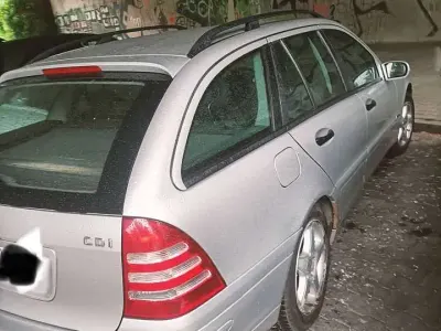 Gebraucht Mercedes C220 Classic 143 PS (105 kW) 2003 Silber Kombi