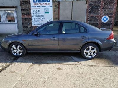 Gebraucht Ford Mondeo Ghia 125 PS (91 kW) 2002 Grau Limousine