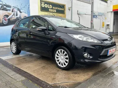 Gebraucht Ford Fiesta 82 PS (60 kW) 2012 Schwarz Limousine