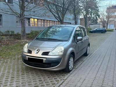 Usado Renault Modus 101 HP (74 kW) 2008 Dourado Monovolume