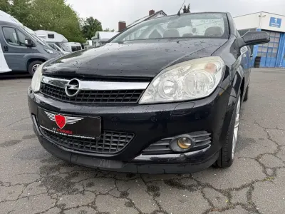 Używany Opel Astra Cabriolet 140 KM (102 kW) 2009 Czarny Kabriolet