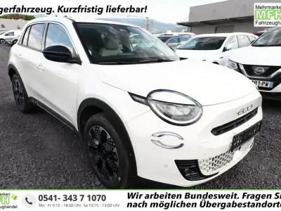 Neu Fiat 600 La Prima 145 PS (106 kW) 2026 Gelato weiß uni SUV