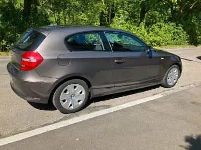 Gebraucht BMW 116 122 PS (89 kW) 2008 Grau Kleinwagen