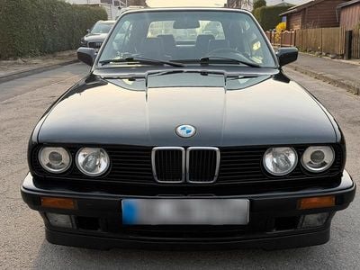 Gebraucht BMW 318 Cabriolet Shadowline 118 PS (86 kW) 1991 Schwarz Cabrio