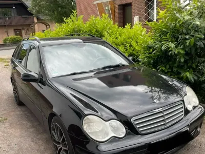 Gebraucht Mercedes C180 143 PS (105 kW) 2005 Schwarz Kombi