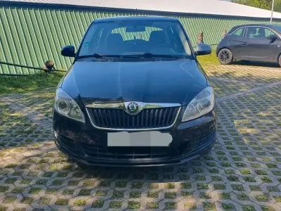 Begagnad Skoda Fabia Style 60 HK (44 kW) 2013 Svart Sedan