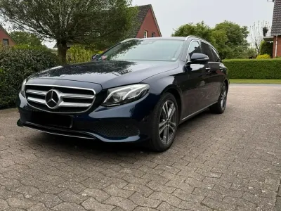 Gebraucht Mercedes E400 340 PS (250 kW) 2019 Blau Kombi