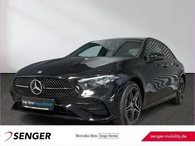 Gebraucht Mercedes A250 Premium 163 PS (119 kW) 2023 Schwarz Limousine