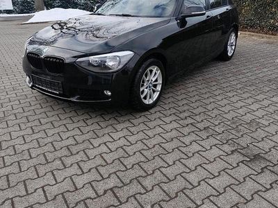 Gebraucht BMW 116 116 PS (85 kW) 2012 Schwarz Kleinwagen