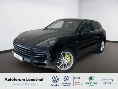 Gebraucht Porsche Cayenne E-Hybrid Chrono 340 PS (250 kW) 2021 Blau moonlightbluemetallic SUV