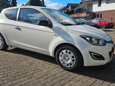 Weiß Gebraucht 2013 Hyundai i20 Edition | 2.990 € (Fairer Preis)