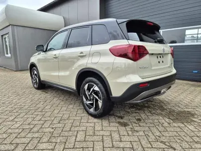 Neu Suzuki Vitara Comfort+ 110 PS (80 kW) 2026 Savannah ivory metallic savannah ivory metallic SUV