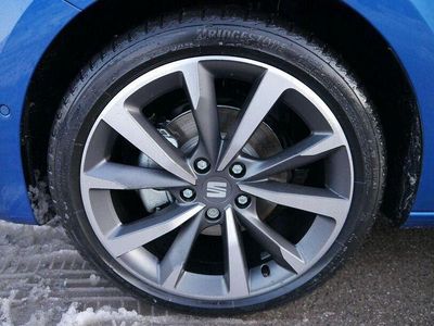 Neu Seat Leon 150 PS (110 kW) 2025 Blau