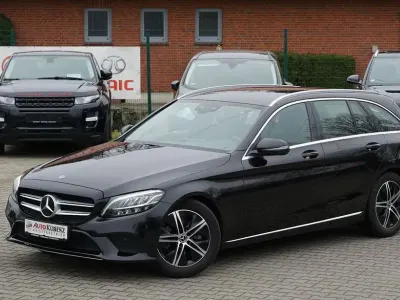 Gebraucht Mercedes C220 Avantgarde 194 PS (142 kW) 2020 Schwarz Limousine