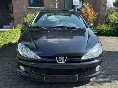 Używany Peugeot 206 75 KM (55 kW) 2008 Czarny Sedan/Limuzyna