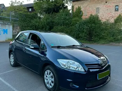 Gebraucht Toyota Auris 99 PS (72 kW) 2012 Blau Limousine