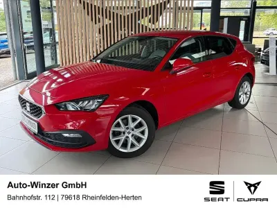 Gebraucht Seat Leon Style 131 PS (96 kW) 2021 Rot Limousine