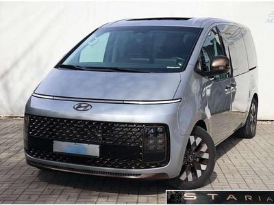 Gebraucht Hyundai Staria Signature 177 PS (130 kW) 2022 Silber Van / Kleinbus