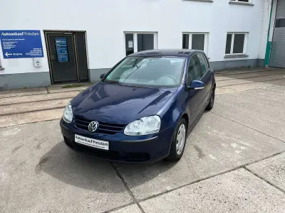 Gebraucht VW Golf IV Trendline 75 PS (55 kW) 2006 Shadowblue metallic Kleinwagen