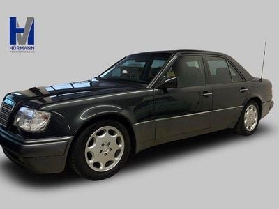 Schwarz Gebraucht 1991 Mercedes E500 Limousine | 49.900 €