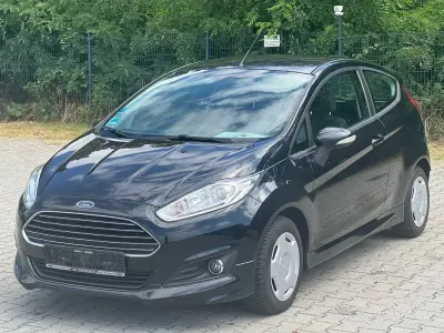 Gebraucht Ford Fiesta Trend 101 PS (74 kW) 2016 Schwarz Kleinwagen