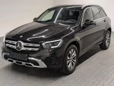 Gebraucht Mercedes GLC200 197 PS (144 kW) 2021 Obsidianschwarzmet. SUV