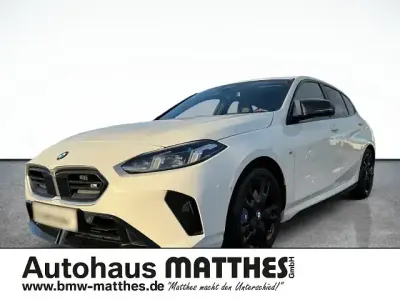Gebraucht BMW M135 Efficient Dynamics 301 PS (221 kW) 2024 Weiss Kleinwagen