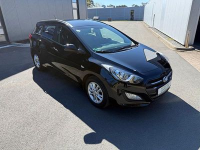 Gebraucht Hyundai i30 Trend 117 PS (86 kW) 2016 Schwarz Kombi