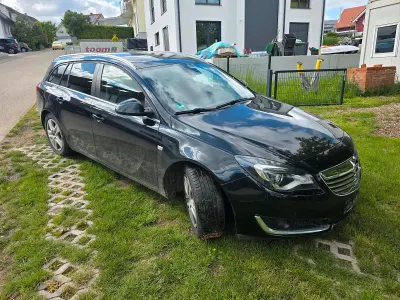Gebraucht Opel Insignia 140 PS (102 kW) 2014 Schwarz Limousine