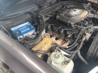 Usata Mercedes 200 118 CV (86 kW) 1992 Marrone Berlina