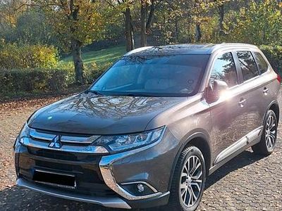 Gebraucht Mitsubishi Outlander Top 150 PS (110 kW) 2017 Braun SUV