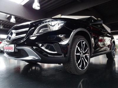 Schwarz Gebraucht 2015 Mercedes GLA200 Urban SUV | 17.490 € (Fairer Preis)