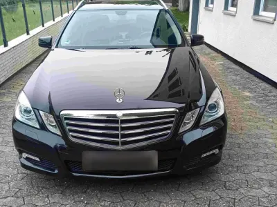 Gebraucht Mercedes E220 170 PS (125 kW) 2010 Schwarz Kombi