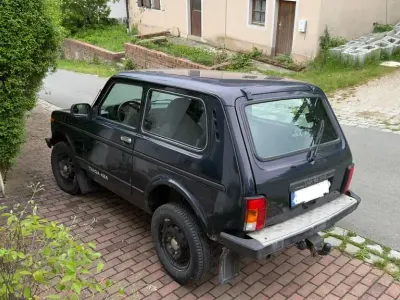 Gebraucht Lada Taiga 83 PS (61 kW) 2015 Grün SUV