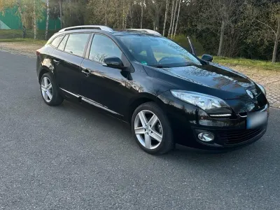 Gebraucht Renault Mégane GrandTour 110 PS (80 kW) 2013 Schwarz Kombi
