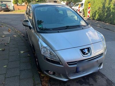 Gebraucht Peugeot 5008 Active 120 PS (88 kW) 2010 Silber Van / Kleinbus