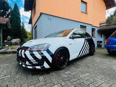 Schwarz Gebraucht 2014 VW Golf VII GTI Kleinwagen | 15.600 € (Fairer Preis)