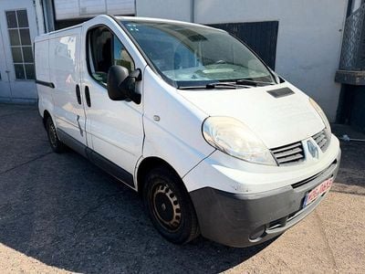 Second-hand Renault Trafic 90 CP (66 kW) 2008 Alb Monovolum