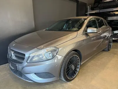 Gebraucht Mercedes A180 Style 122 PS (89 kW) 2014 Grau Limousine
