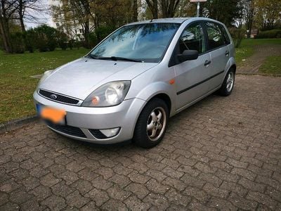 Second-hand Ford Fiesta 68 CP (50 kW) 2003 Gri Hatchback