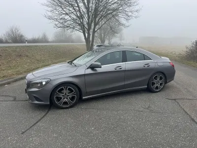 Gebraucht Mercedes CLA200 Urban 136 PS (100 kW) 2016 Grau Coupé