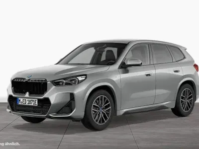 Gebraucht BMW iX1 M Sport 200 kW (272 PS) 2023 Spacesilber SUV