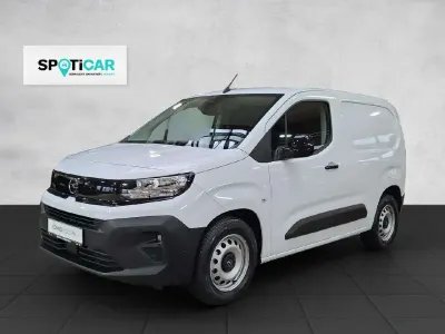Neu Opel Combo-e Life Basis 100 kW (136 PS) 2025 Weiß Van / Kleinbus