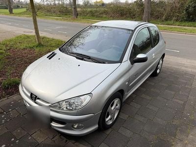 Gebraucht Peugeot 206 88 PS (64 kW) 2005 Silber Kleinwagen