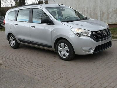 Gebraucht Dacia Lodgy Celebration 83 PS (61 kW) 2014 Silber Van / Kleinbus