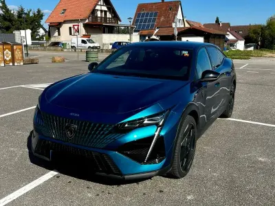 Gebraucht Peugeot 408 GT 224 PS (164 kW) 2023 Blau SUV