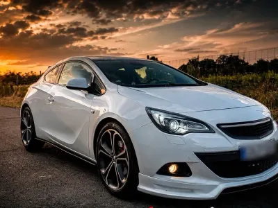 Gebraucht Opel Astra GTC 180 PS (132 kW) 2012 Weiß Kombi