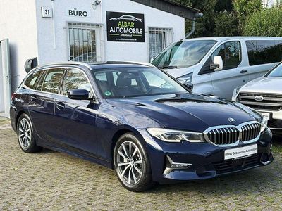 Blau Gebraucht 2020 BMW 330 Luxury Line Kombi | 25.990 € (Fairer Preis)